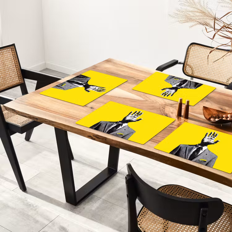 Pak - Hand - Geel Placemat vinyl groot -zzsfeer4_Kitchenyeah-website