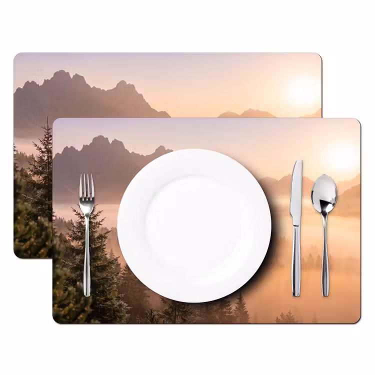 Zonlicht - Mist - Bergen - Bomen Placemat vinyl groot -zzsfeer2_Kitchenyeah-website