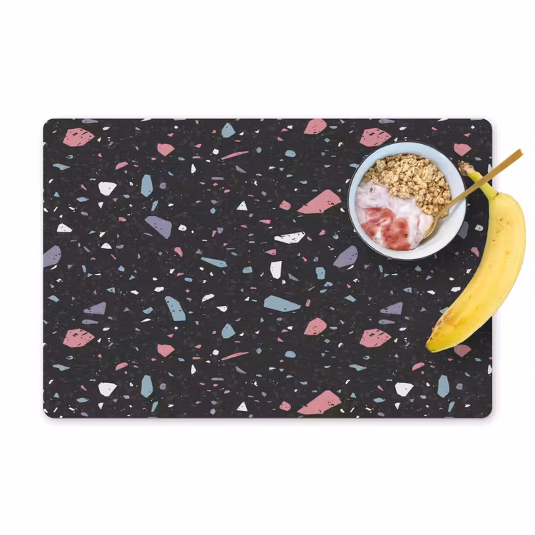 Terrazzo - Patroon - Zwart - Zacht Placemat vinyl groot 368 -zzzproduct_Kitchenyeah-website
