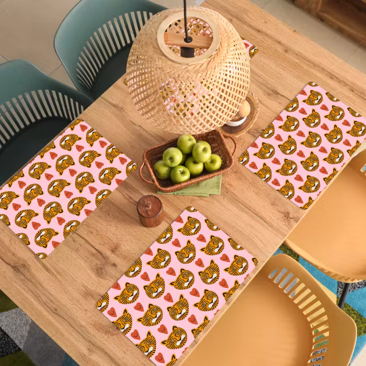 Tijgerkoppen - Hartjes - Roze - Rood Placemat vinyl groot 368 -zzsfeer5_Kitchenyeah-website