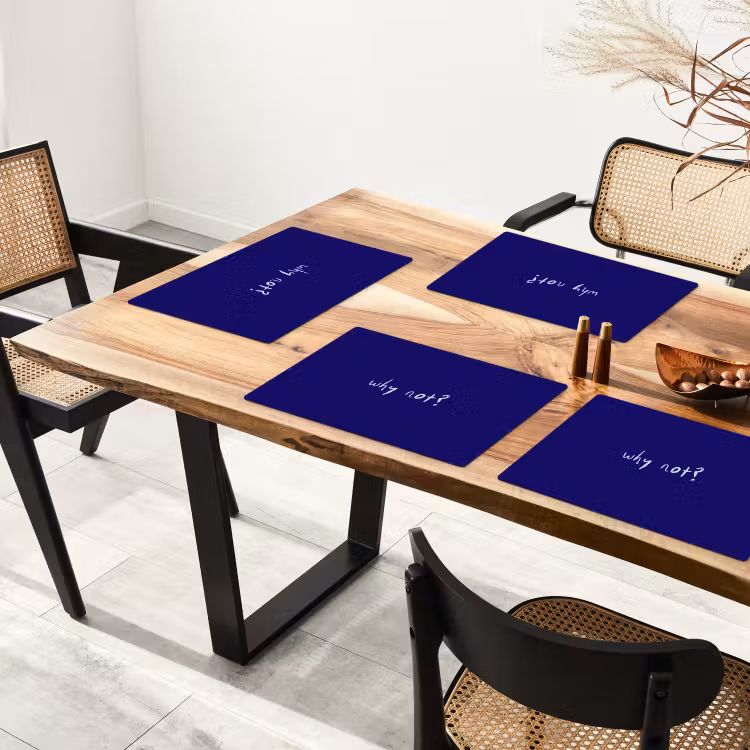 Why not - Blauw - Handgeschreven Placemat vinyl groot -zzsfeer4_Kitchenyeah-website
