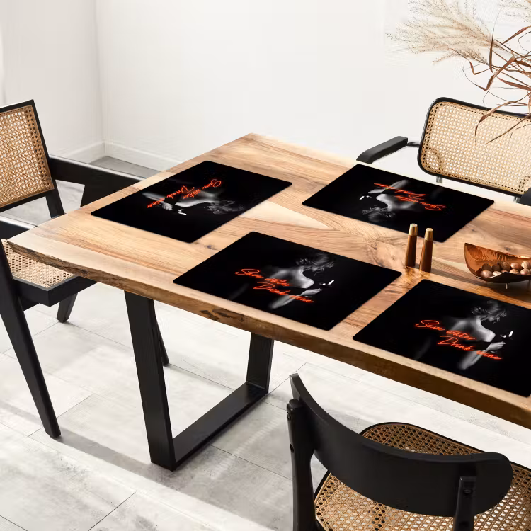 Wijn - Vrouw - Neon - Quote Placemat vinyl groot -zzsfeer4_Kitchenyeah-website