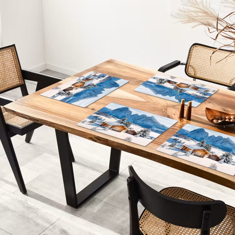 Winter - Huisje - Bergen - Uitzicht - Sneeuw Placemat vinyl groot -zzsfeer4_Kitchenyeah-website