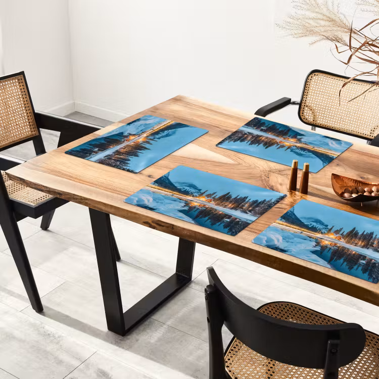 Winterlandschap - Natuur - Huis - Bergen - Sneeuw Placemat vinyl groot -zzsfeer4_Kitchenyeah-website