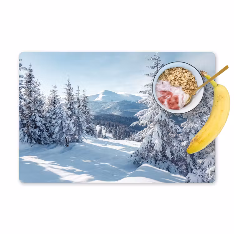 Winterlandschap - Natuur - Berg - Bomen - Sneeuw Placemat vinyl groot -zzzproduct_Kitchenyeah-website