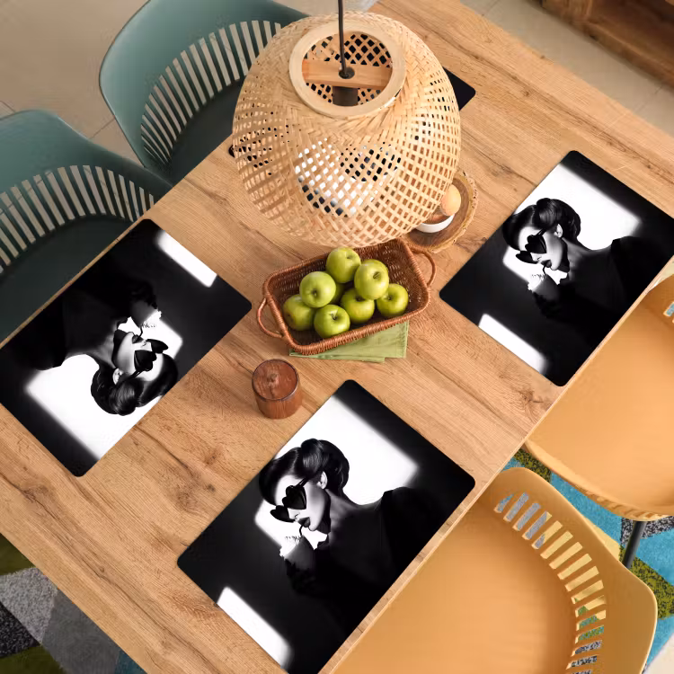 Vrouw - Zwart - Hart Placemat vinyl groot -zzsfeer5_Kitchenyeah-website
