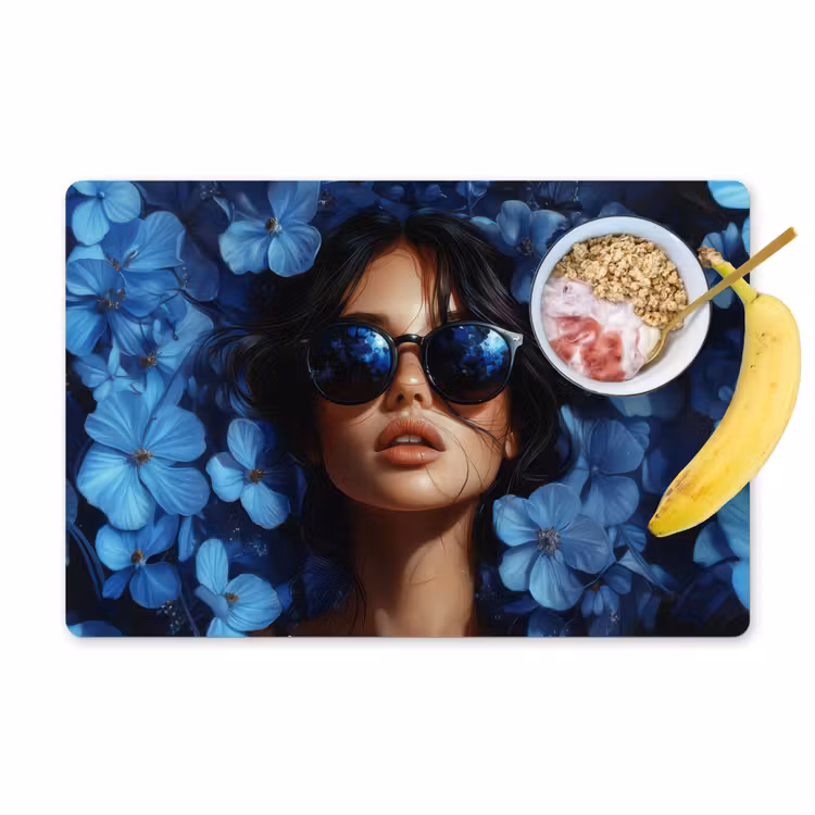 Vrouw - Blauw - Bloemen - Vlinders - Natuur Placemat vinyl groot -zzzproduct_Kitchenyeah-website