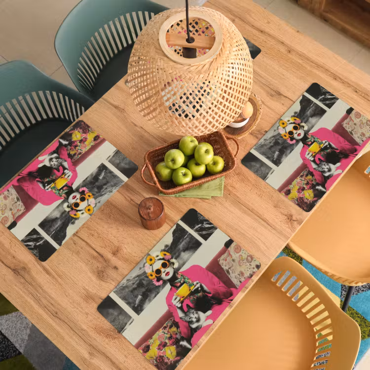 Vrouw - Kat - Bloemen - Kopje - Retro Placemat vinyl groot -zzsfeer5_Kitchenyeah-website
