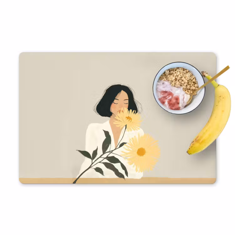 Vrouw - Bloem - Geel - Minimalistisch Placemat vinyl groot -zzzproduct_Kitchenyeah-website