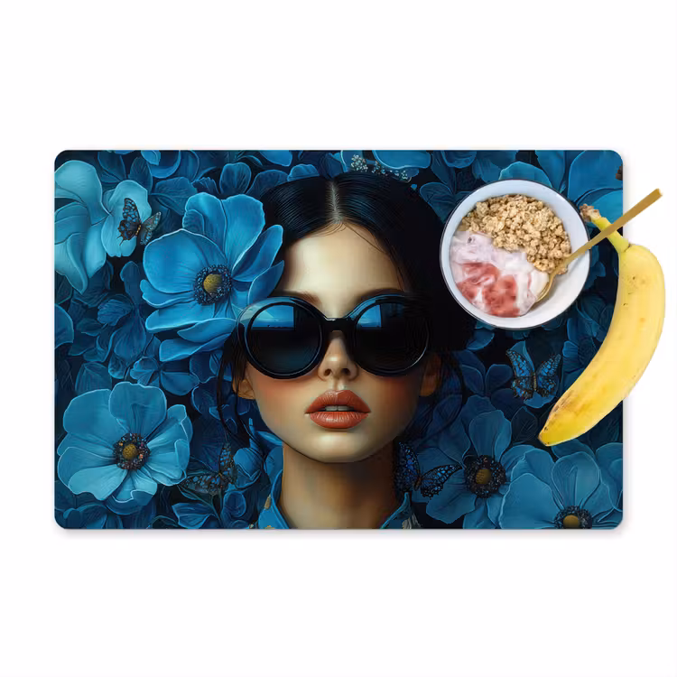 Vrouw - Bloemen - Blauw - Aesthetic - Luxe Placemat vinyl groot -zzzproduct_Kitchenyeah-website