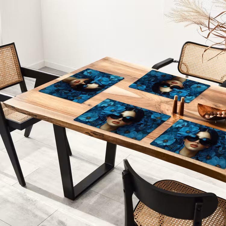 Vrouw - Bloemen - Blauw - Aesthetic - Luxe Placemat vinyl groot -zzsfeer4_Kitchenyeah-website