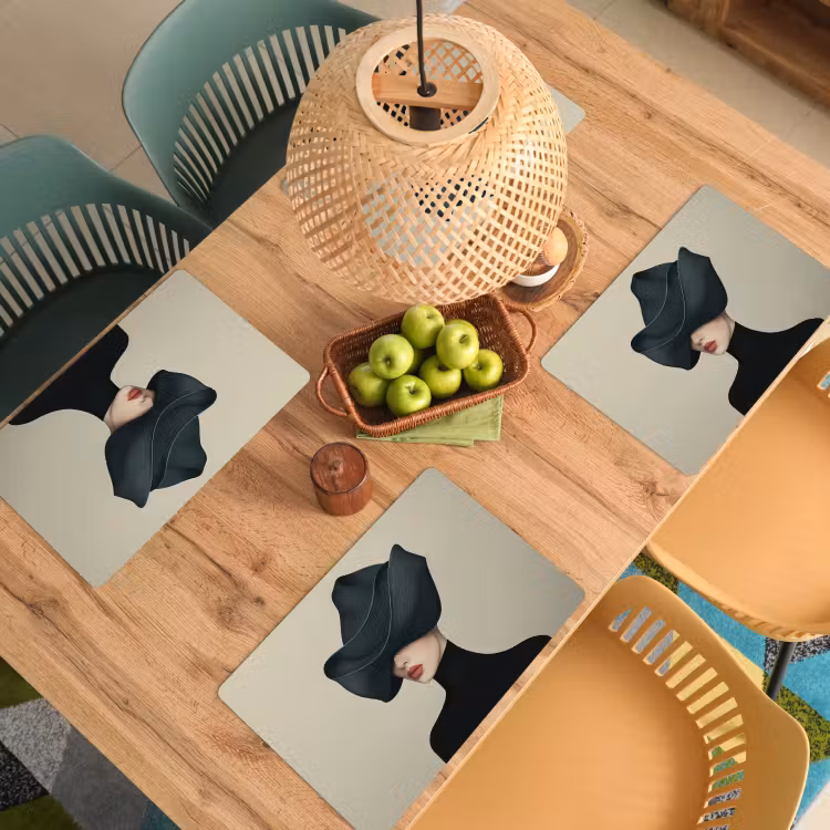 Vrouw - Groen - Hoed Placemat vinyl groot -zzsfeer5_Kitchenyeah-website