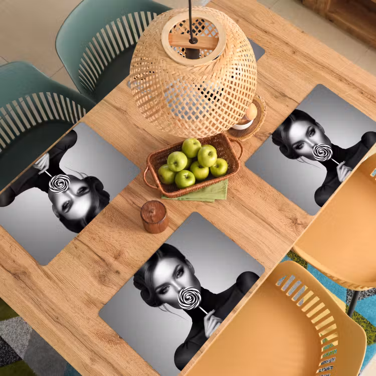 Vrouw - Lolly - Zwart Placemat vinyl groot -zzsfeer5_Kitchenyeah-website