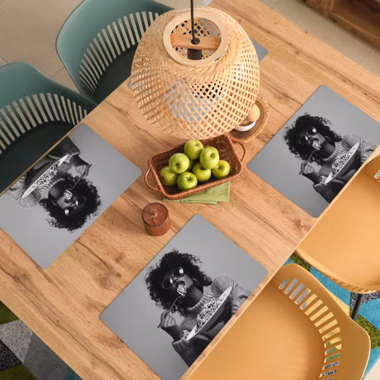 Vrouw - Pasta - Zwart - Wit Placemat vinyl groot -zzsfeer5_Kitchenyeah-website