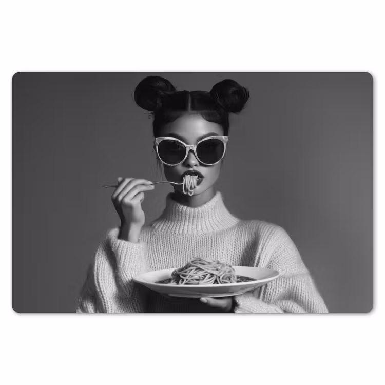 Vrouw - Pasta - Zonnebril Placemat vinyl groot -zzsfeer1_Kitchenyeah-website