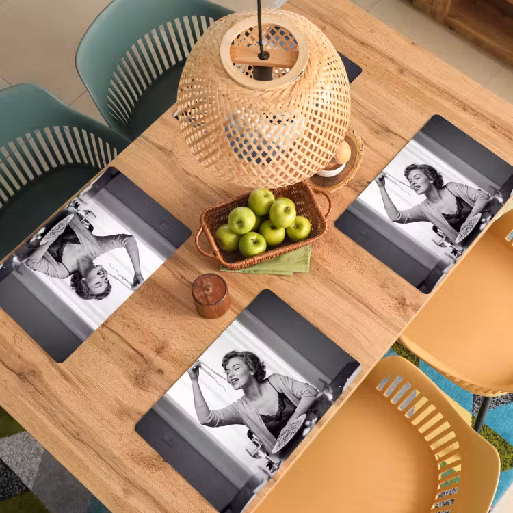 Vrouw - Spaghetti - Zwart - Wit Placemat vinyl groot -zzsfeer5_Kitchenyeah-website