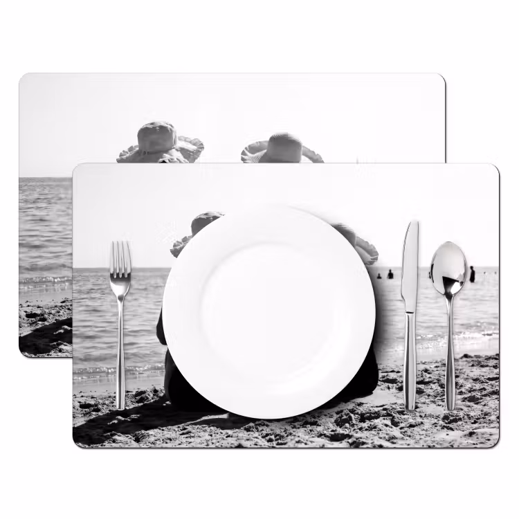 Vrouwen - Zonnehoed - Strand - Zwart - Wit Placemat vinyl groot -zzsfeer2_Kitchenyeah-website