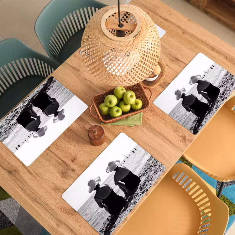 Vrouwen - Zonnehoed - Strand - Zwart - Wit Placemat vinyl groot -zzsfeer5_Kitchenyeah-website