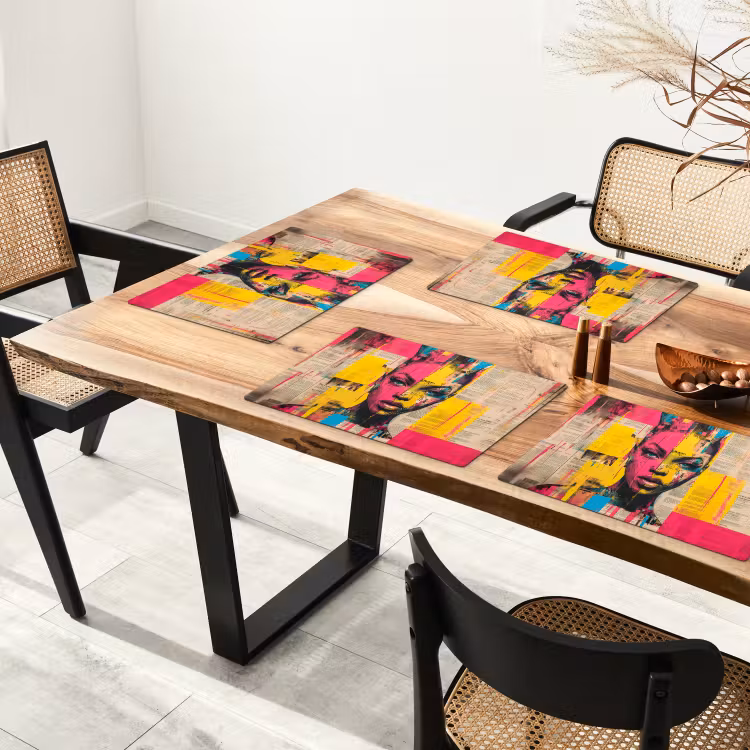 Vrouwengezicht - Krantenpapier - Abstract - Roze Placemat vinyl groot -zzsfeer4_Kitchenyeah-website