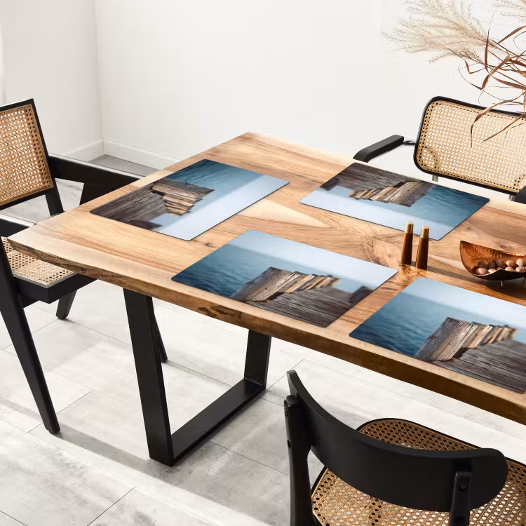 Houten steiger - Helderblauwe lucht Placemat vinyl groot -zzsfeer4_Kitchenyeah-website