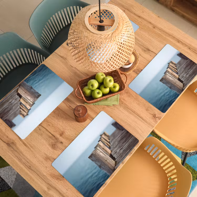 Houten steiger - Helderblauwe lucht Placemat vinyl groot -zzsfeer5_Kitchenyeah-website