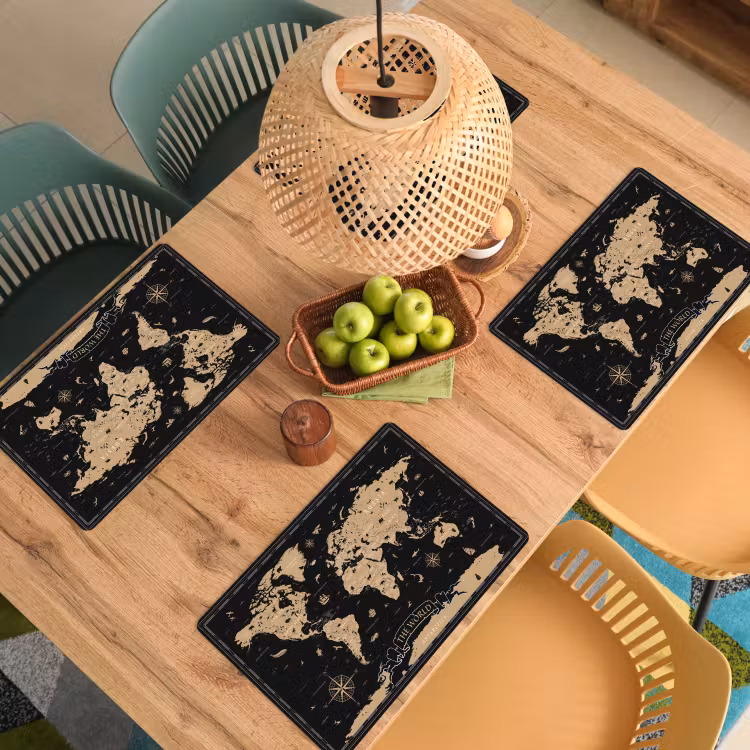 Wereldkaart - Beige - Zwart Placemat vinyl groot -zzsfeer5_Kitchenyeah-website