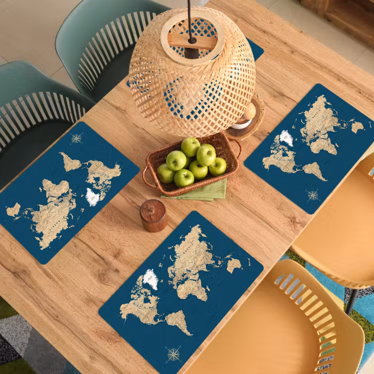 Wereldkaart - Donkerblauw - Beige Placemat vinyl groot -zzsfeer5_Kitchenyeah-website
