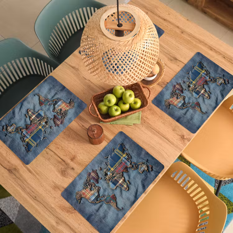 Wereldkaart - Denim - Textiel Placemat vinyl groot -zzsfeer5_Kitchenyeah-website