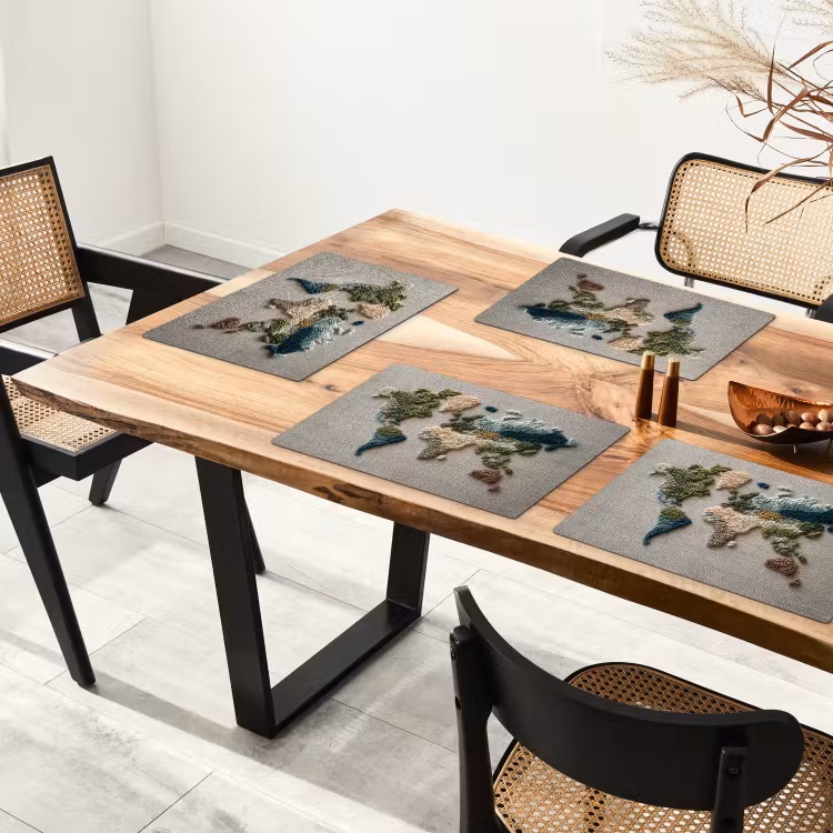 Wereldkaart - Geborduurd - Aardetinten Placemat vinyl groot -zzsfeer4_Kitchenyeah-website