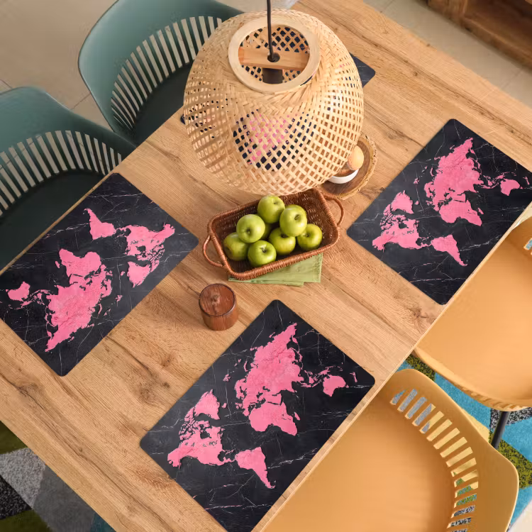 Wereldkaart - Roze - Marmer Placemat vinyl groot -zzsfeer5_Kitchenyeah-website