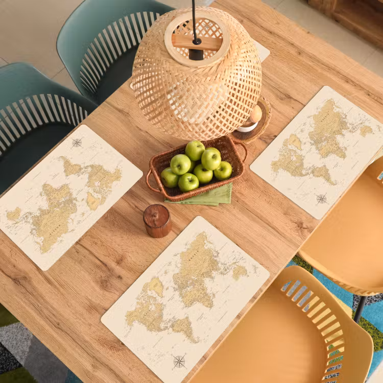 Wereldkaart - Realistisch - Beige Placemat vinyl groot -zzsfeer5_Kitchenyeah-website