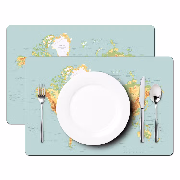 Wereldkaart - Realistisch - Blauw Placemat vinyl groot -zzsfeer2_Kitchenyeah-website