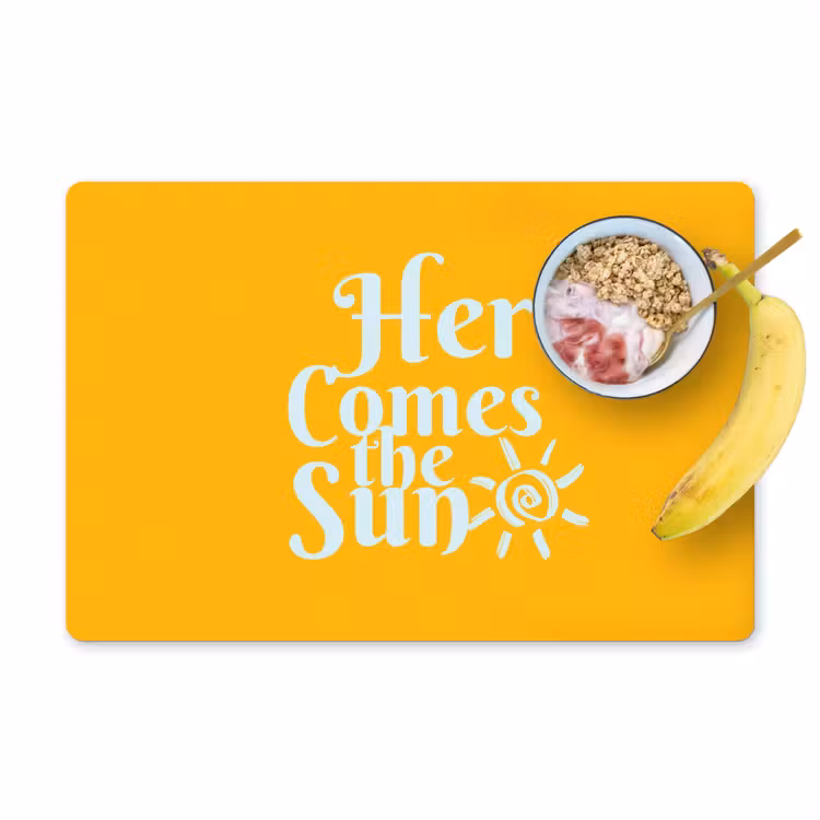 Geel - Blauw - Here comes the sun Placemat vinyl groot -zzzproduct_Kitchenyeah-website