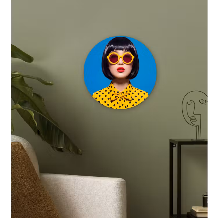 Vrouw - Zonnebril - Pop Art - Portret - Geel Wandcirkel kunststof plaat 5mm dik klein -sfeer3