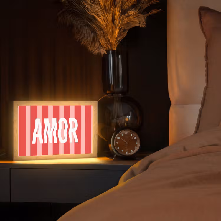 Amor - Strepen - Rood - Roze Light Box met kabel (Tafellamp) klein -sfeer1