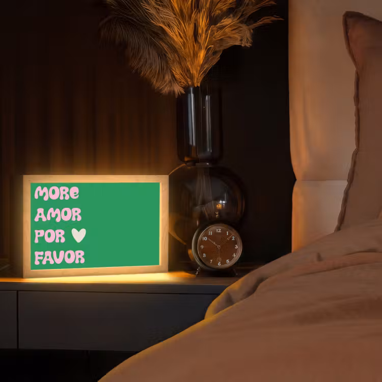 Amor - Valentijn - Groen - Tekst Light Box met kabel (Tafellamp) klein -sfeer1