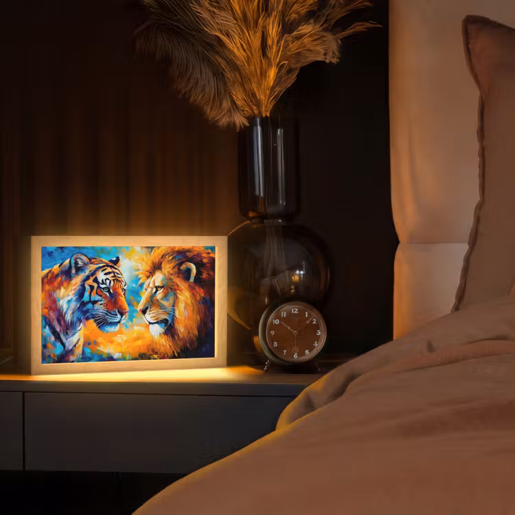 Dieren - Kunst - Leeuw - Tijger Light Box met kabel (Tafellamp) klein -sfeer1