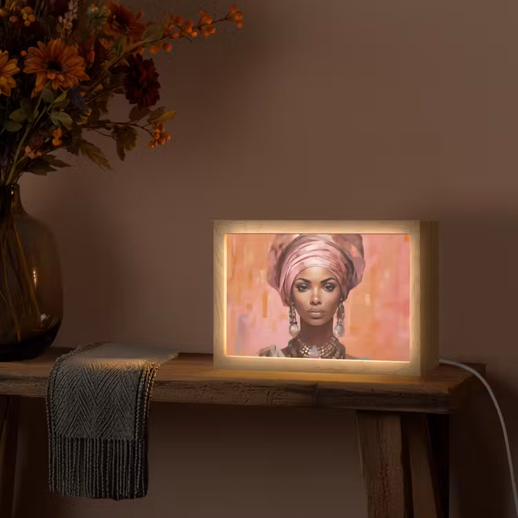 Kunst - Vrouw - Roze - Sieraden - Portret Light Box met kabel (Tafellamp) klein -sfeer4