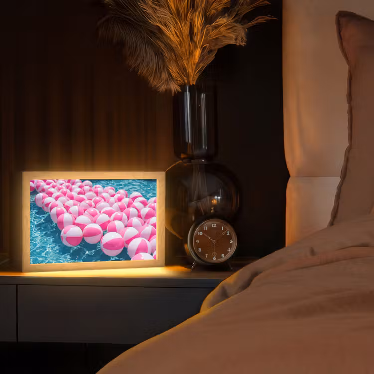 Strandballen - Roze - Water Light Box met kabel (Tafellamp) klein -sfeer1
