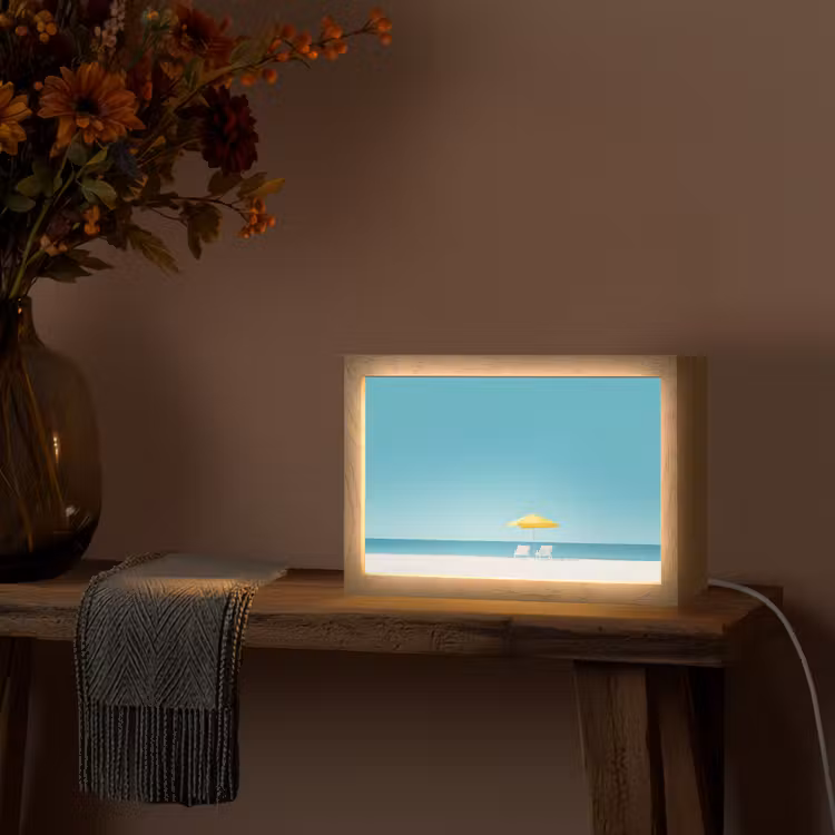 Strand - Blauwe lucht - Geel - Parasol Light Box met kabel (Tafellamp) klein -sfeer4