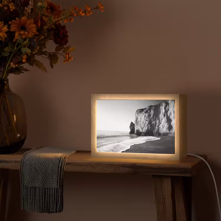 Strand - Klif - Golven - Voetstappen Light Box met kabel (Tafellamp) klein -sfeer4