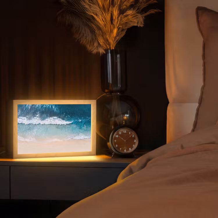 Strand - Zee - Golven - Natuur - Blauw Light Box met kabel (Tafellamp) klein -sfeer1