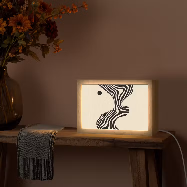 Beige - Lijnen - Golvend - Abstract Light Box met kabel (Tafellamp) klein -sfeer4