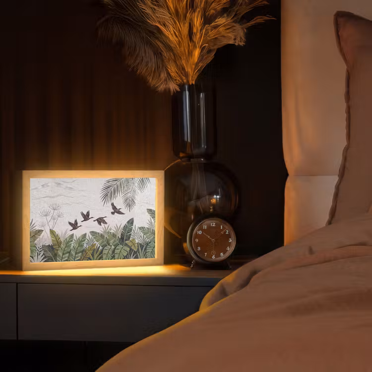 Vogel - Vliegend - Tropisch - Mozaïek - Groen Light Box met kabel (Tafellamp) klein -sfeer1