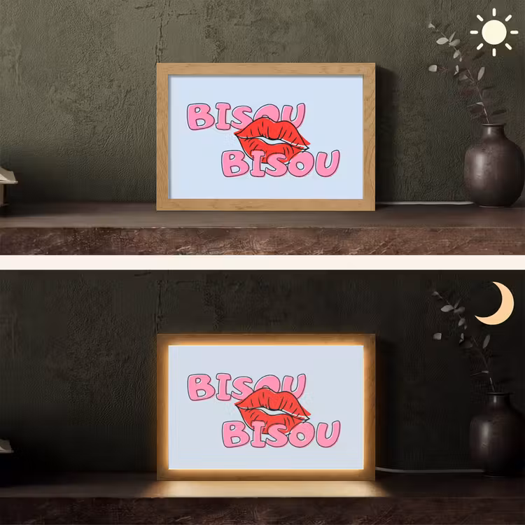 Bisou - Blauw - Roze - Lippen Light Box met kabel (Tafellamp) klein -sfeer3