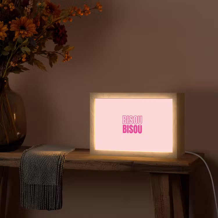 Bisou - Roze - Minimalistisch Light Box met kabel (Tafellamp) klein -sfeer4