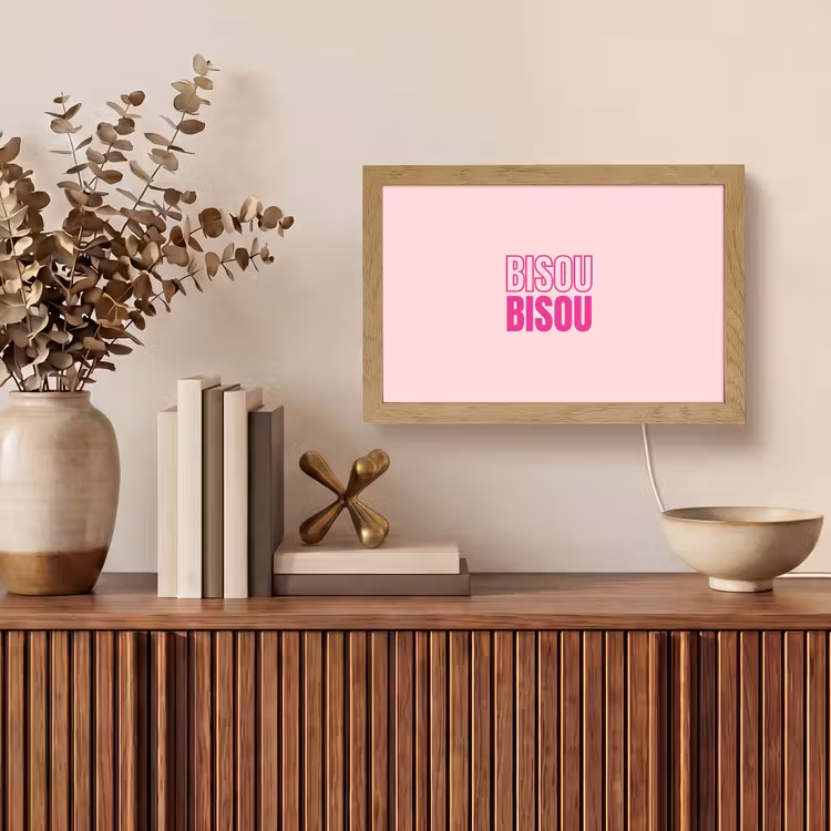 Bisou - Roze - Minimalistisch Light Box met kabel (Tafellamp) klein -sfeer2