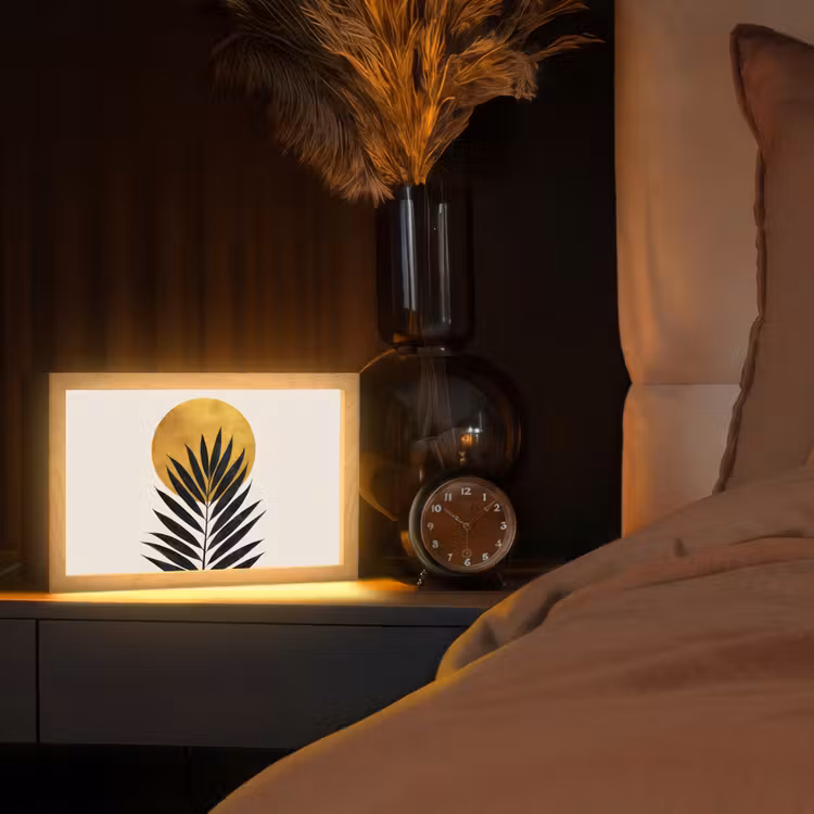 Zwart palmblad - Gouden cirkel - Beige achtergrond Light Box met kabel (Tafellamp) klein -sfeer1