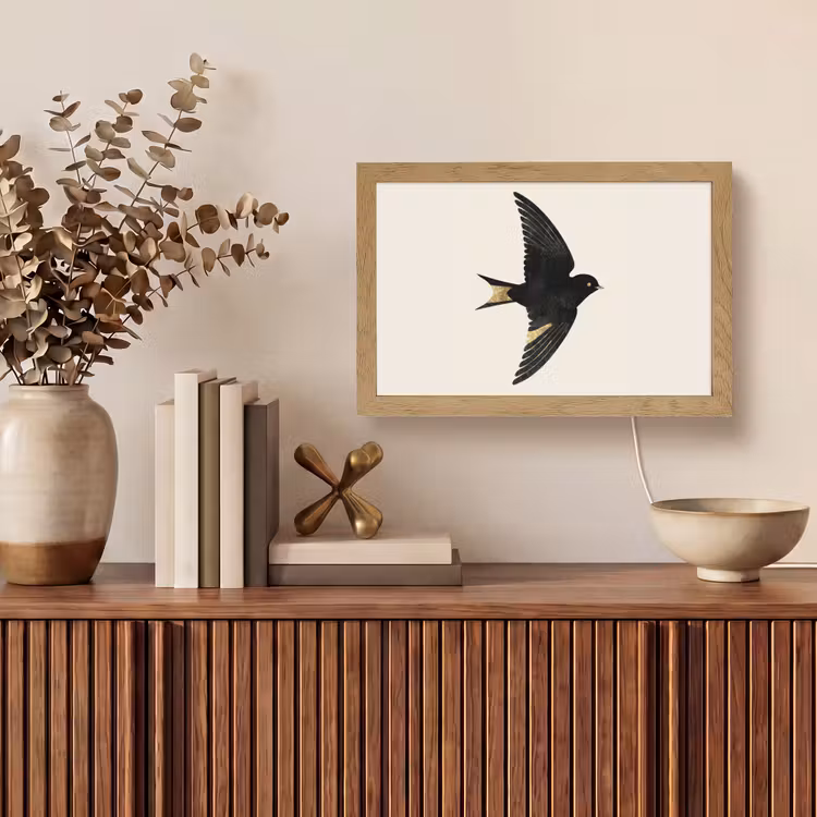 Zwarte zwaluw - Gouden accenten - Lichte achtergrond Light Box met kabel (Tafellamp) klein -sfeer2