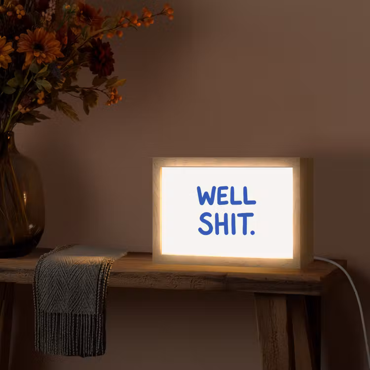 Blauw - Quote - Wit Light Box met kabel (Tafellamp) klein -sfeer4